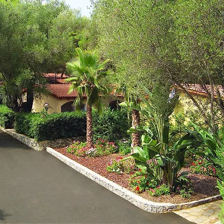 Villaggio Arco Naturale Club